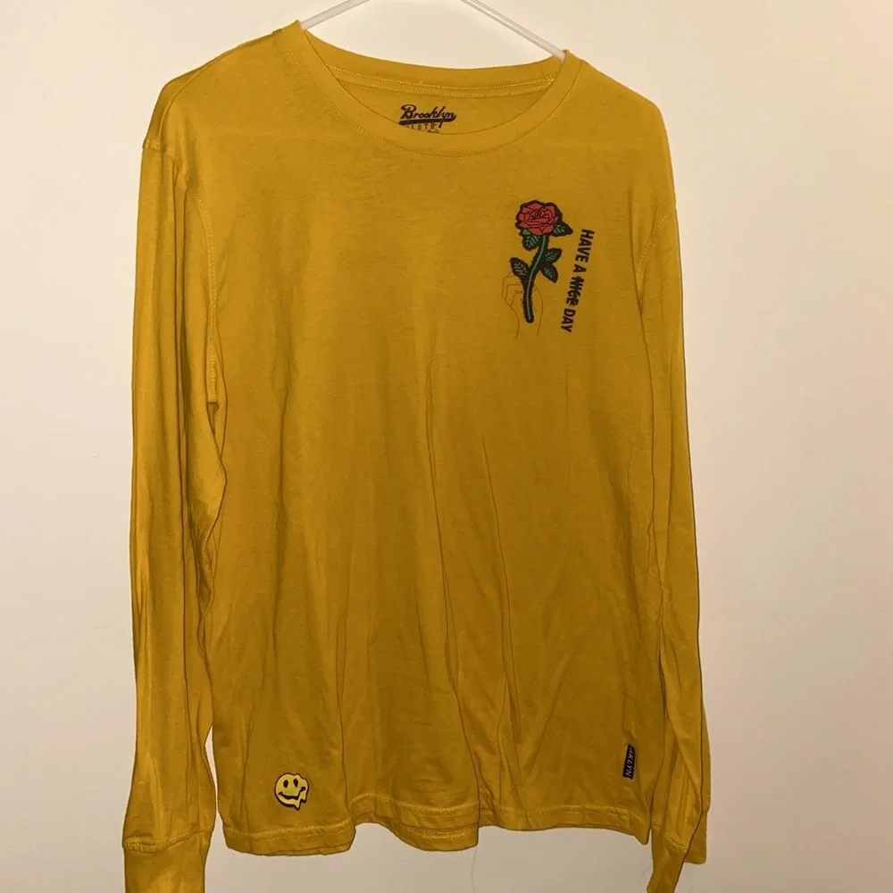 HAVE A DAY 🌹 Brooklyn Cloth Large long sleeve tee - Picture 2 of 8